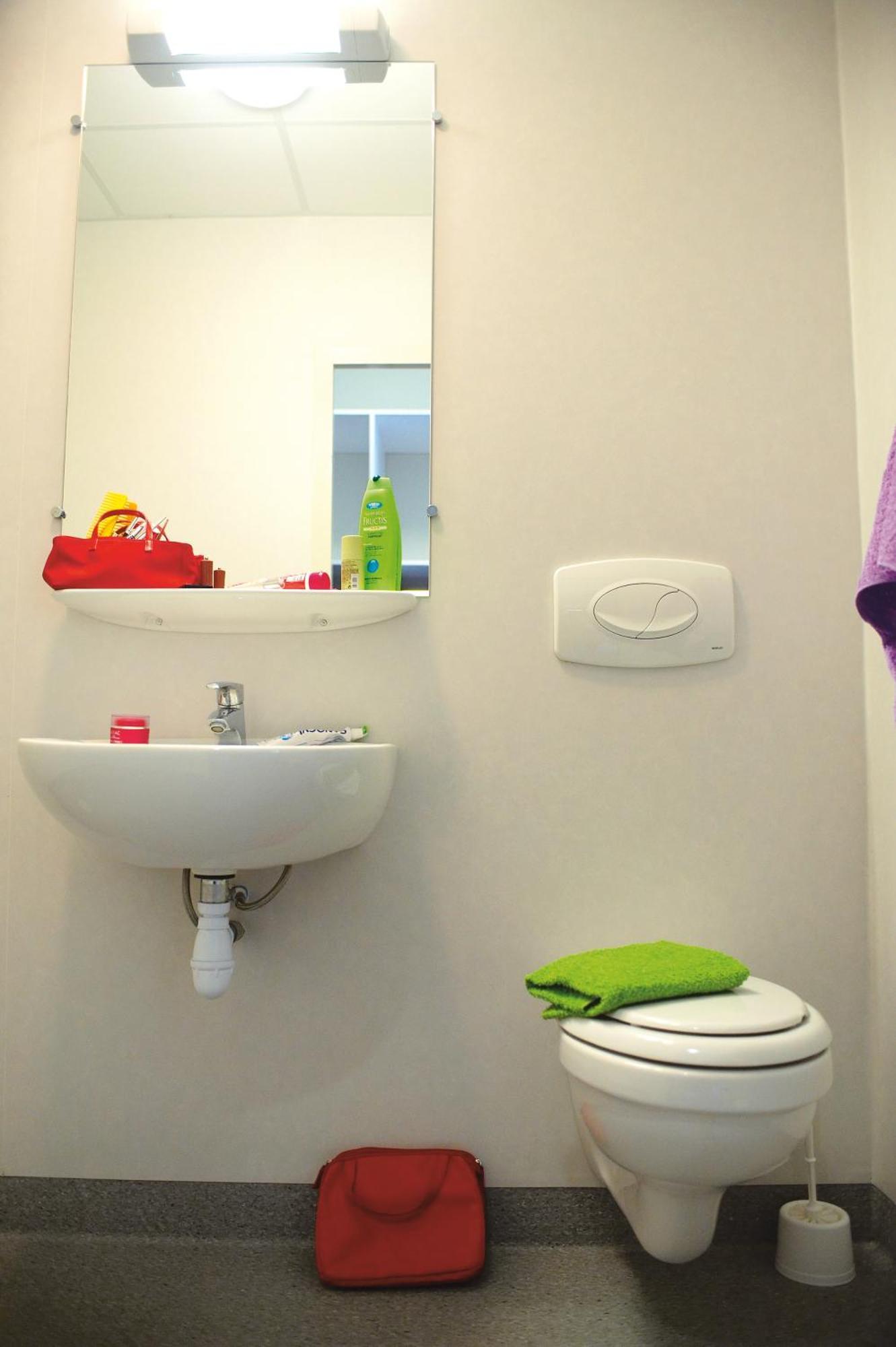 Hotel Jf Accueil & Formation Cholet Esterno foto