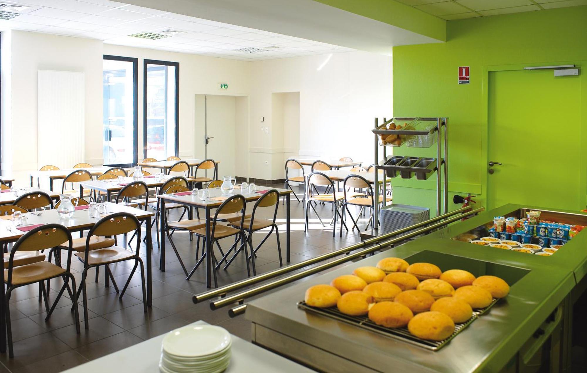 Hotel Jf Accueil & Formation Cholet Esterno foto