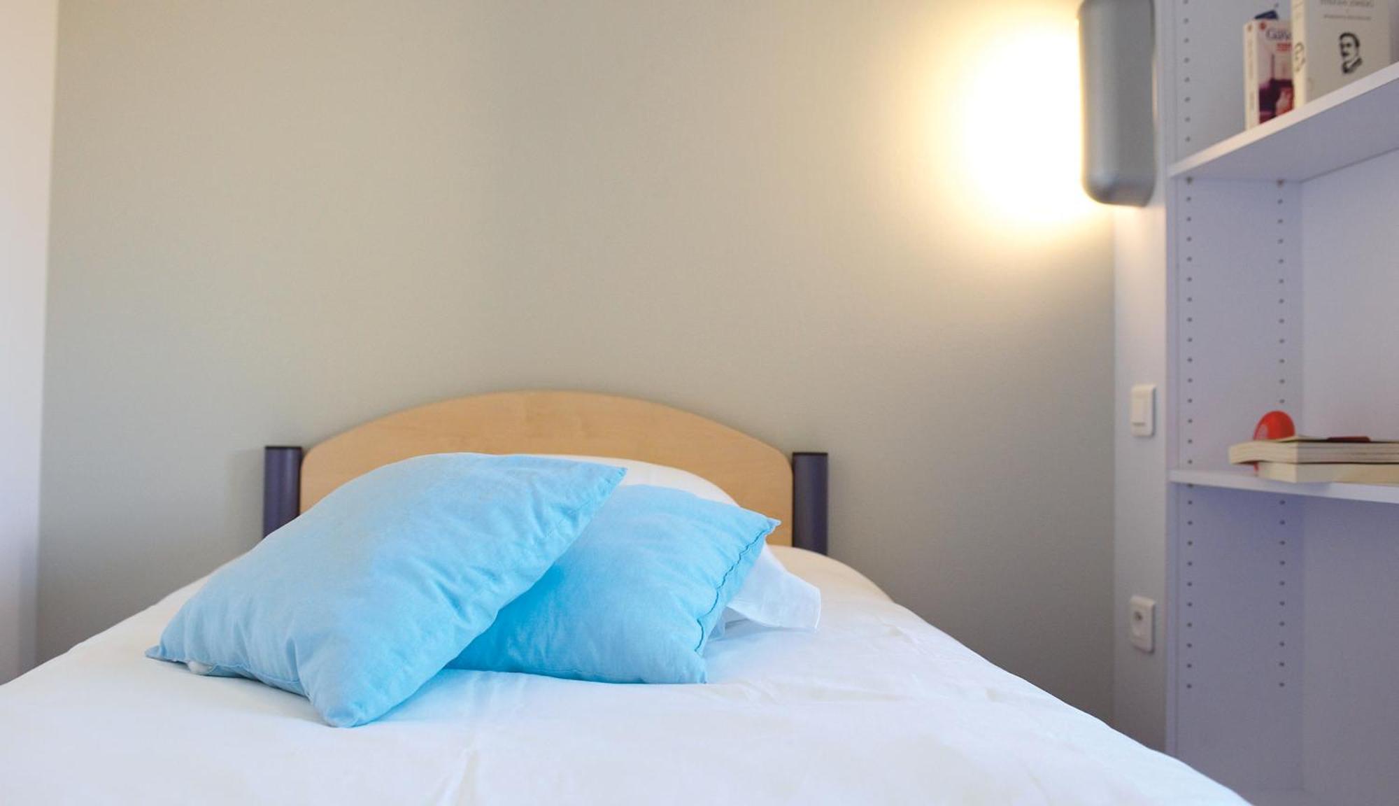 Hotel Jf Accueil & Formation Cholet Esterno foto