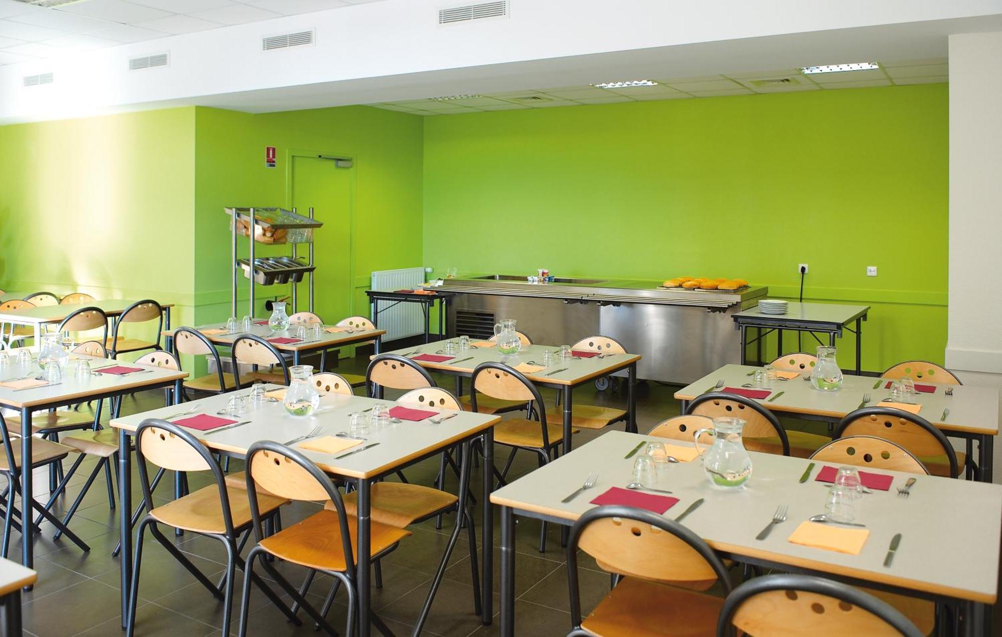Hotel Jf Accueil & Formation Cholet Esterno foto